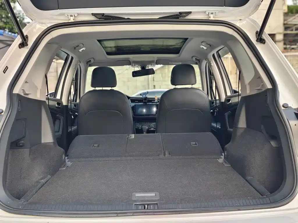 Volkswagen Tiguan L 2021 — фото 23