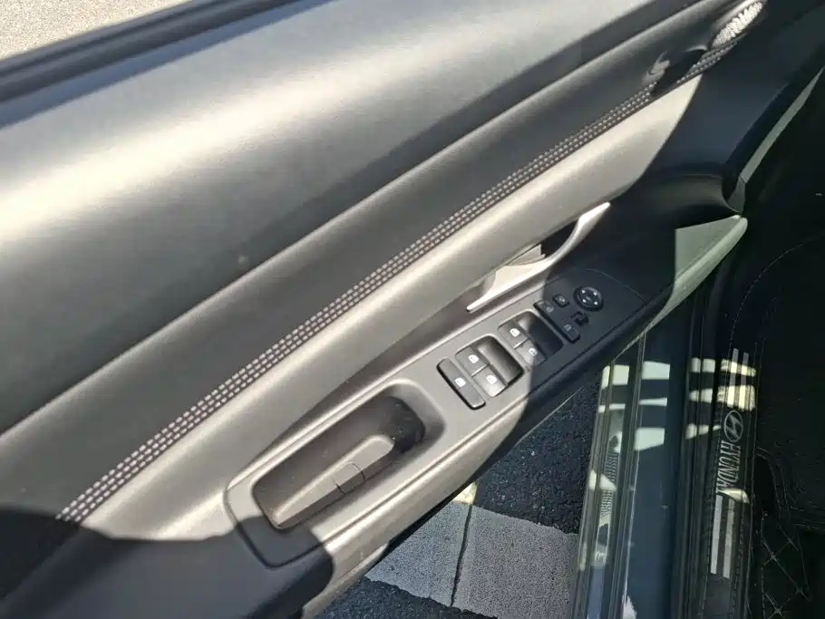 Hyundai Elantra 2022