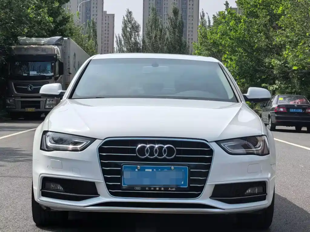 Audi A4L 2016