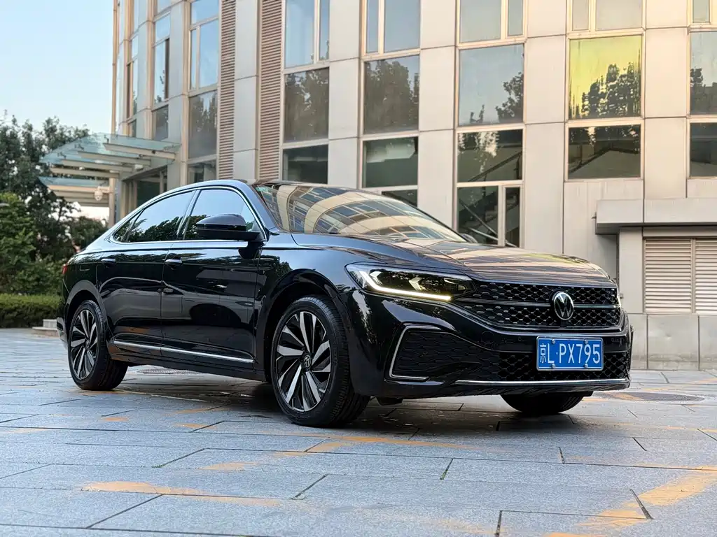Volkswagen Passat 2023
