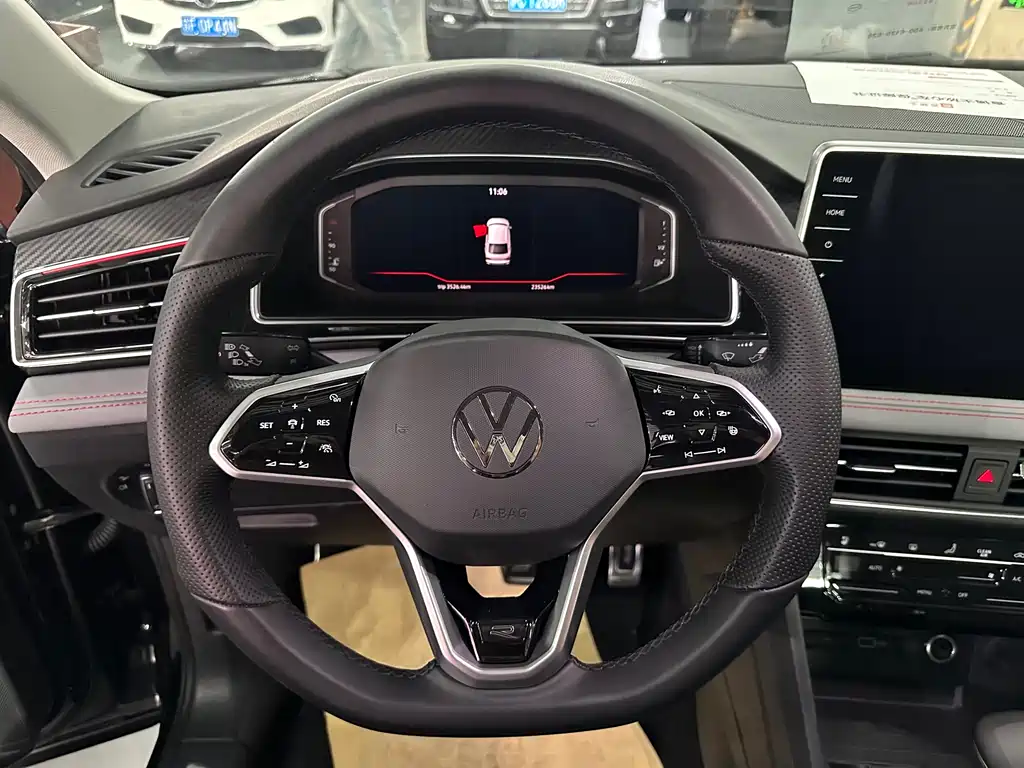 Volkswagen Tiguan X 2022 — фото 8