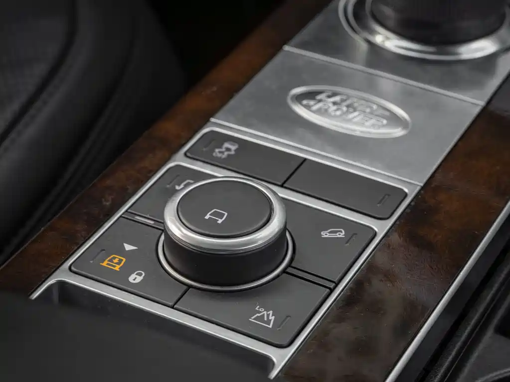 Land Rover Range Rover 2022 — фото 13