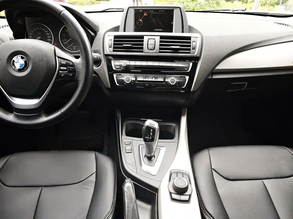 BMW 1 Series 2016 — фото 11