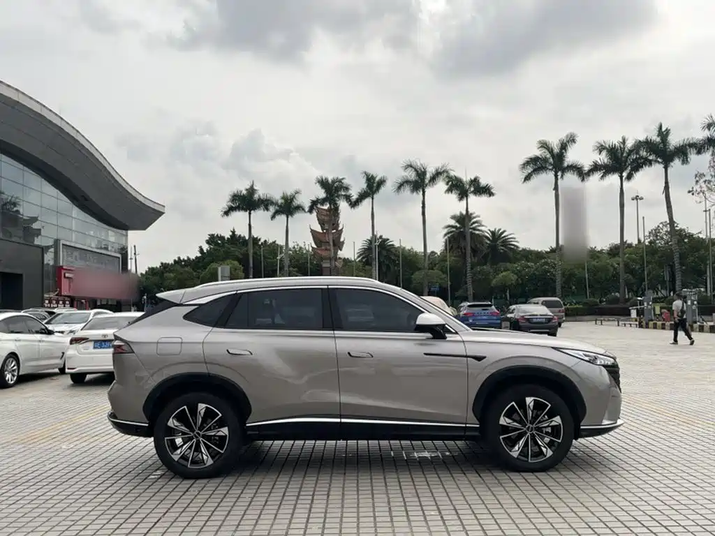 Roewe RX5 New Energy 2023 — фото 25
