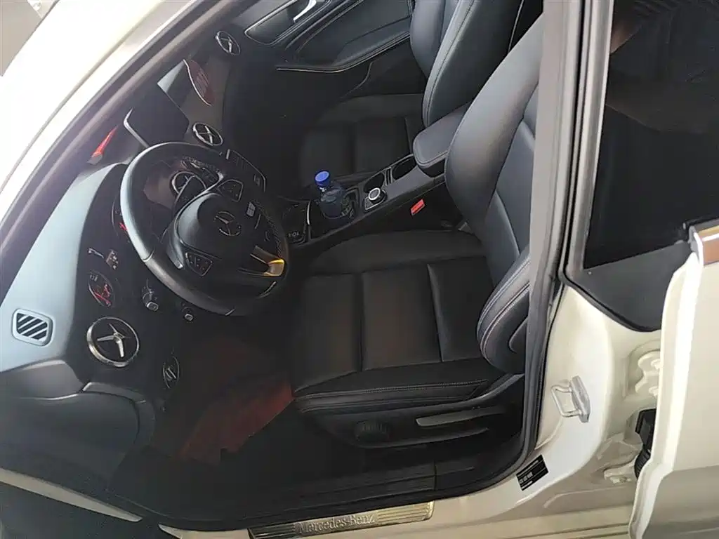 Mercedes-Benz CLA 2017 — фото 15