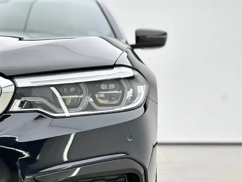 BMW 5 Series 2020 — фото 17