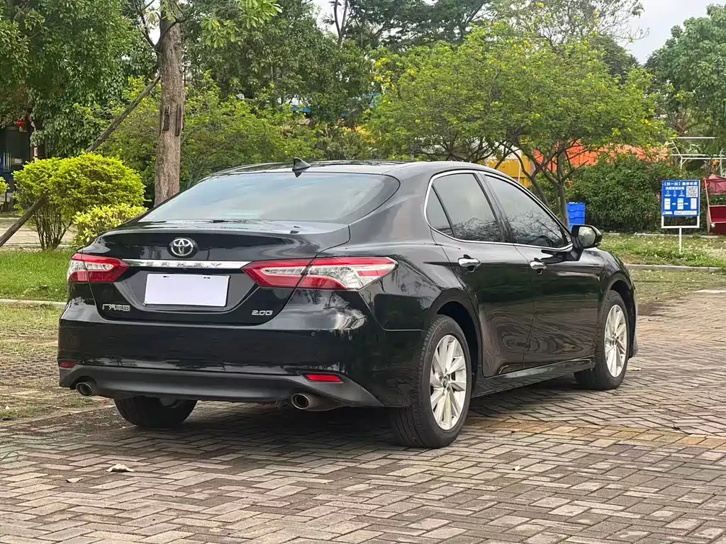 Toyota Camry 2021 — фото 16