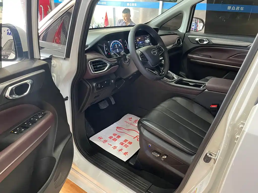 GAC Trumpchi M6 2022 — фото 4