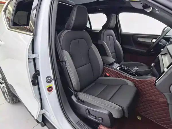 Volvo XC40 2023