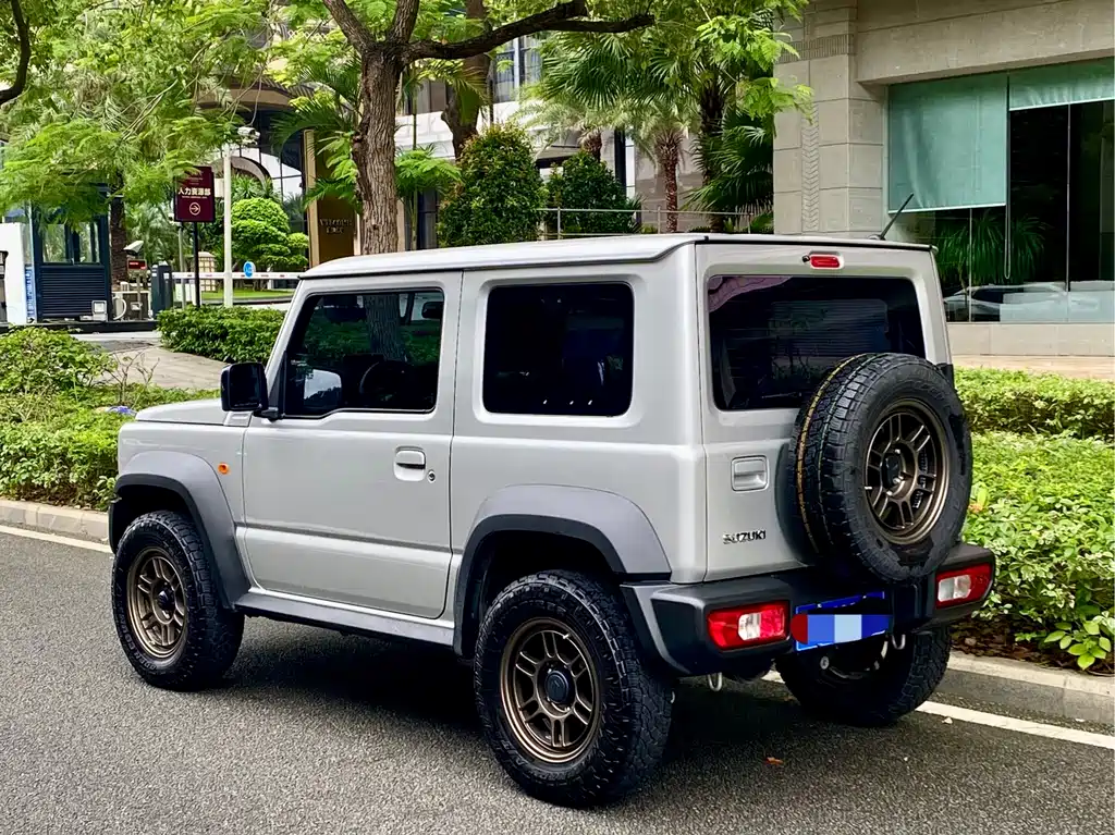 Suzuki Jimny 2025 — фото 7