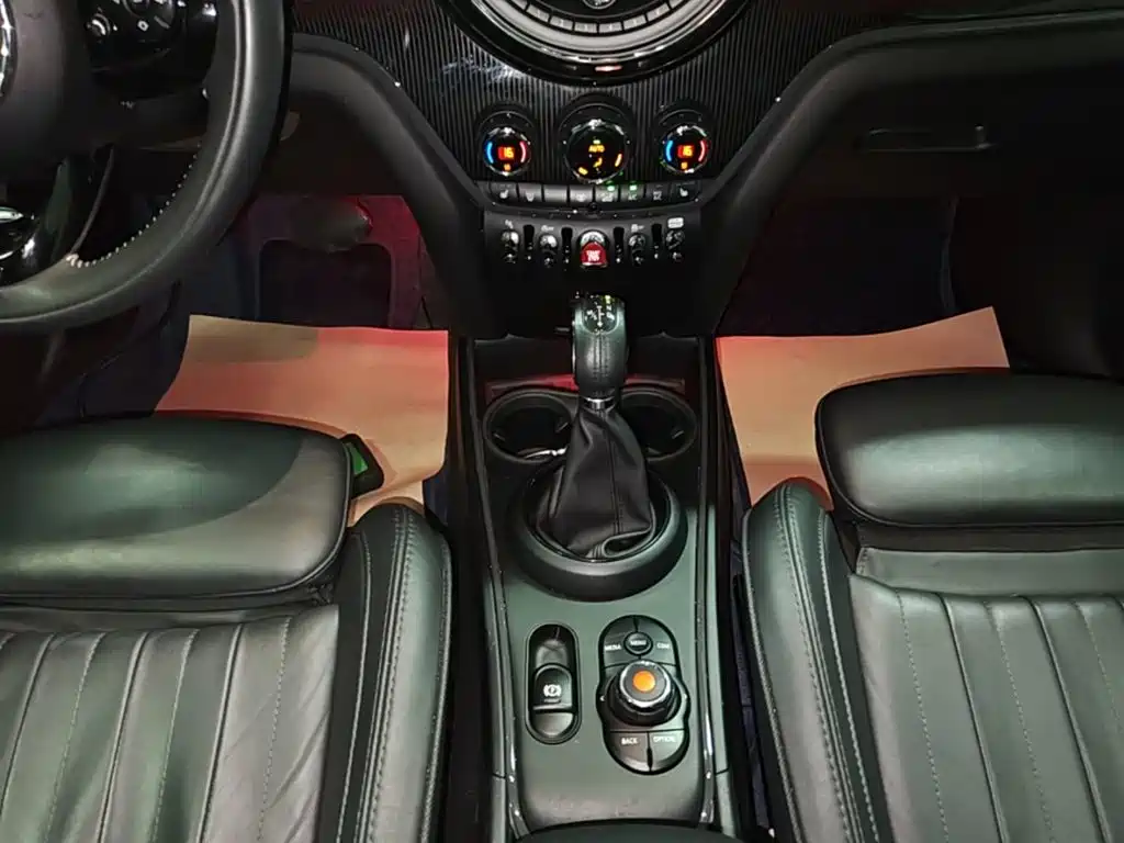 MINI Countryman 2019 — фото 14