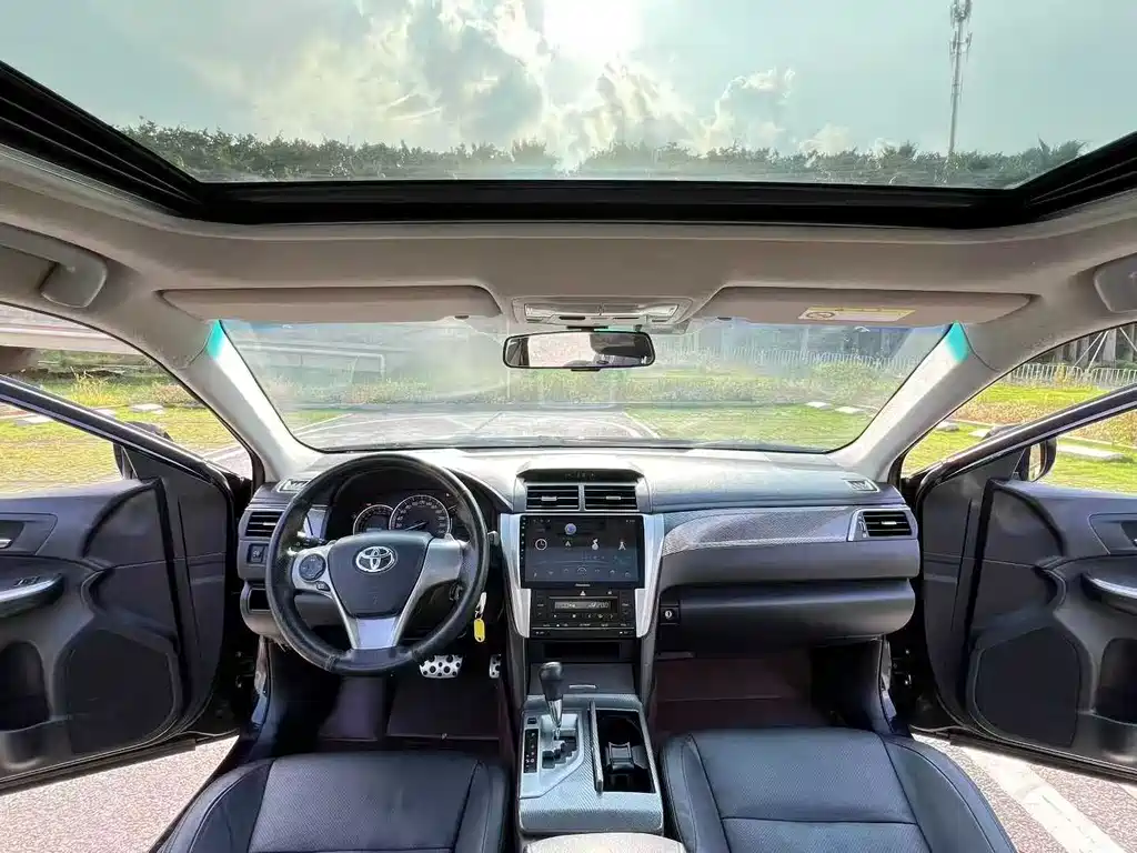 Toyota Camry 2016 — фото 3