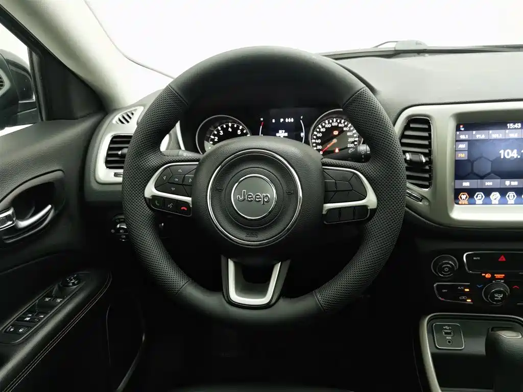 Jeep Compass 2019 — фото 11