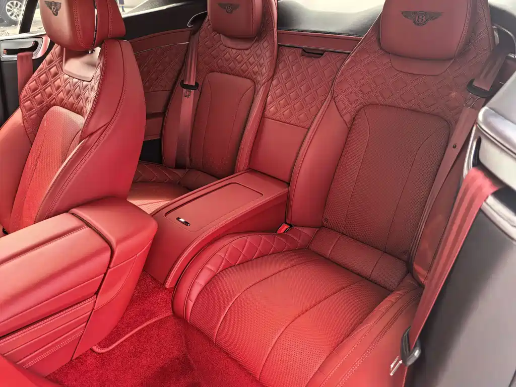 Bentley Continental 2021 — фото 14