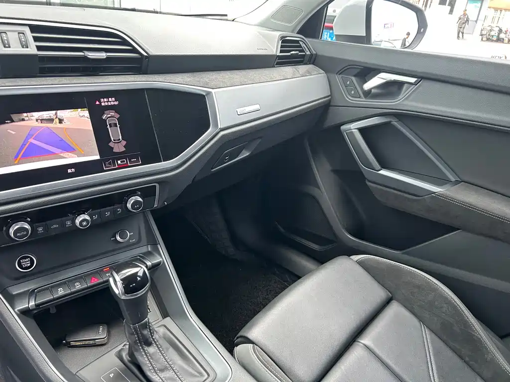 Audi Q3 Sportback 2021 — фото 13