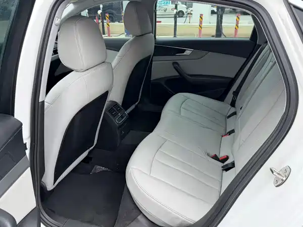 Audi A4L 2017