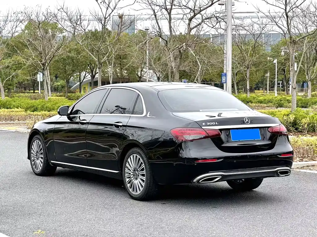 Mercedes-Benz E-Class 2021 — фото 7