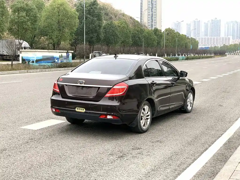 Geely Emgrand 2015 — фото 4