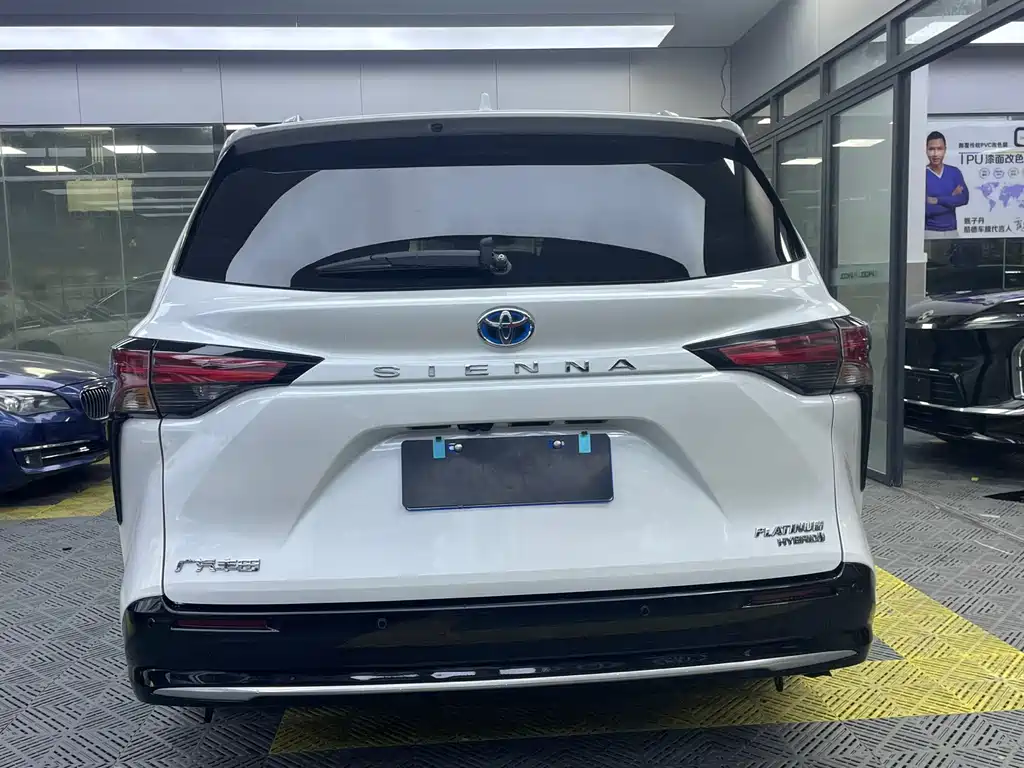 Toyota Sienna 2022 — фото 4