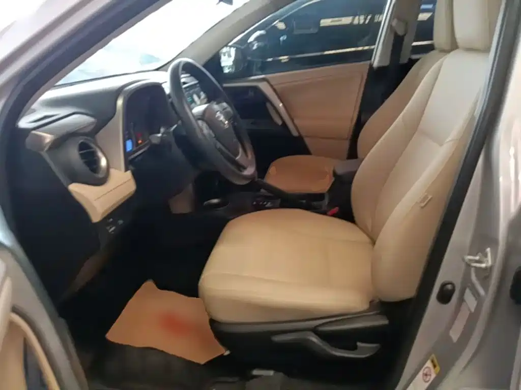 Toyota RAV4 2014 — фото 15