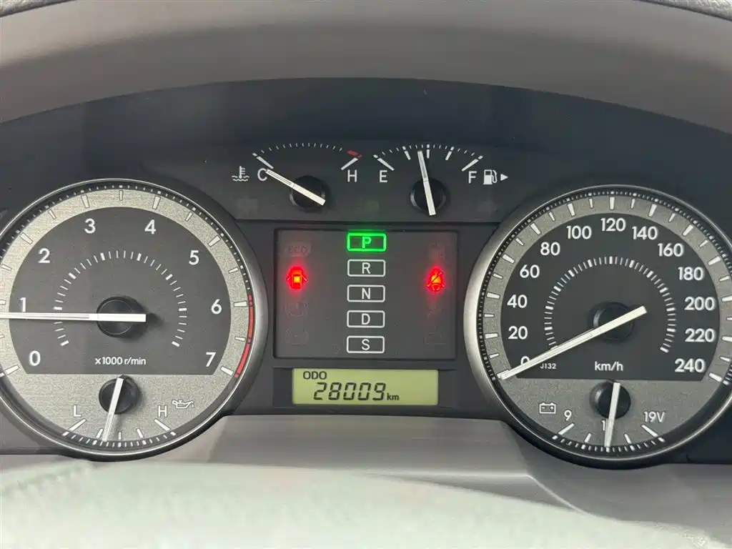 Toyota Land Cruiser 2020 — фото 12