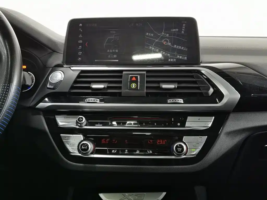 BMW X3 2018 — фото 12
