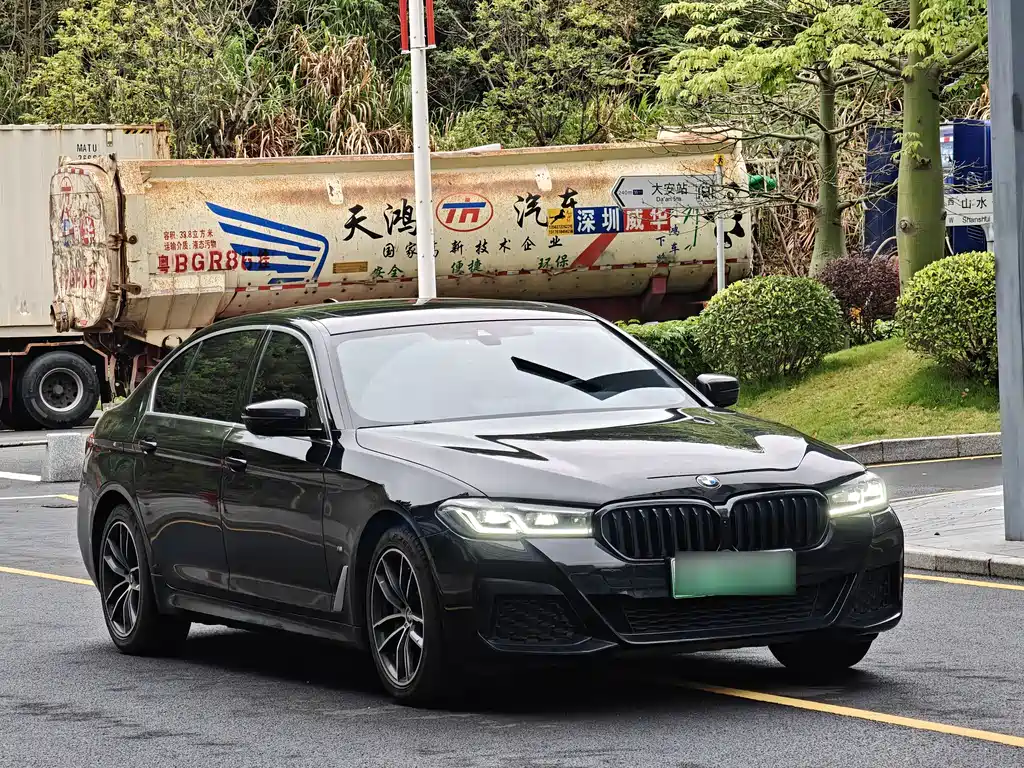 BMW 5 Series New Energy 2021 — фото 3