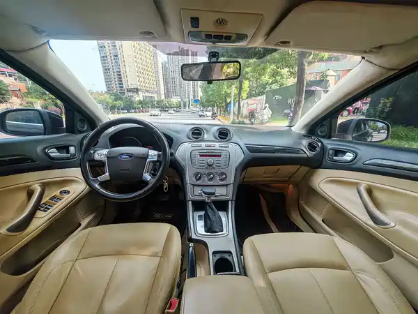 Ford Mondeo-Winning 2010