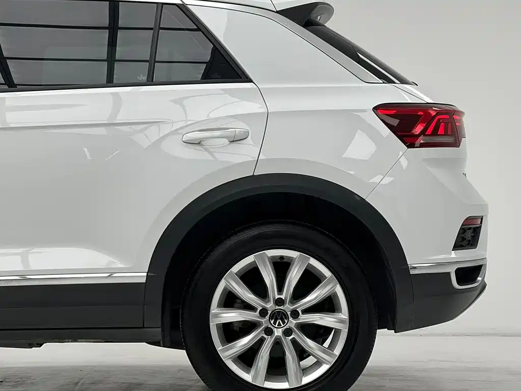 Volkswagen T-Roc 2022 — фото 14
