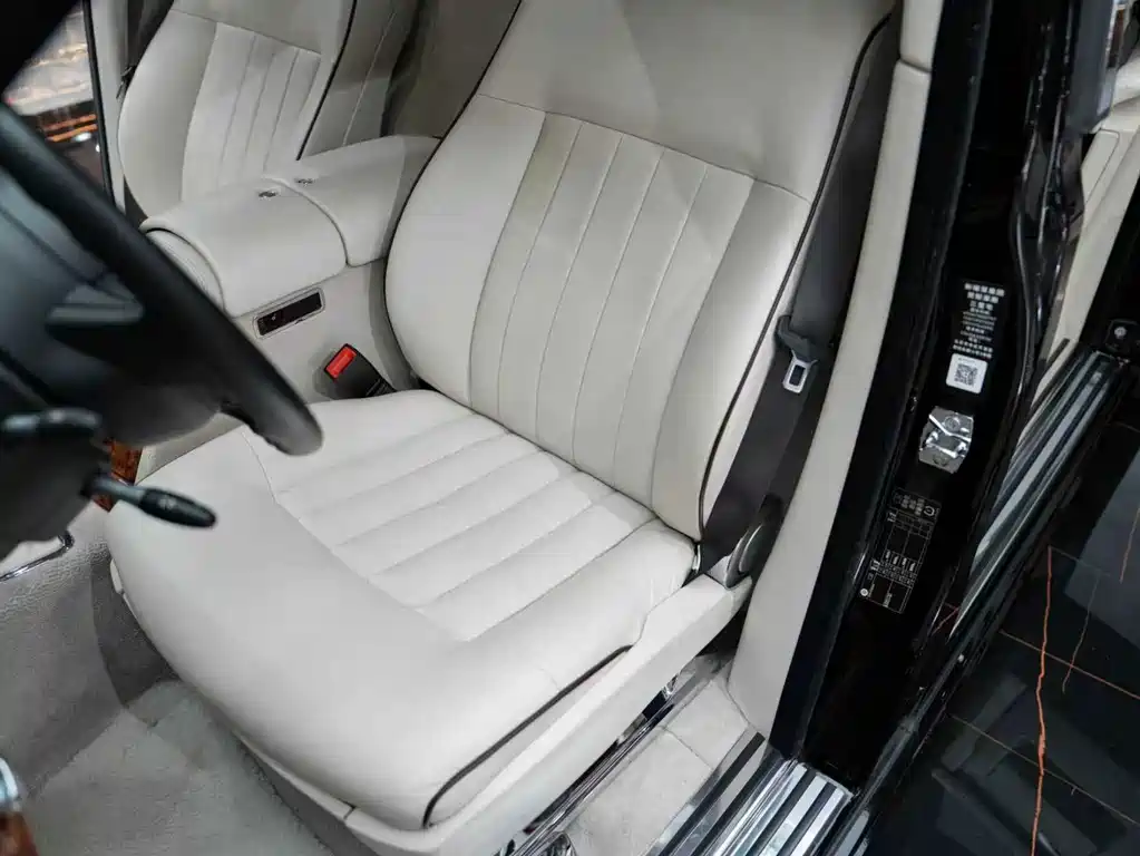 Rolls-Royce Phantom 2011 — фото 35