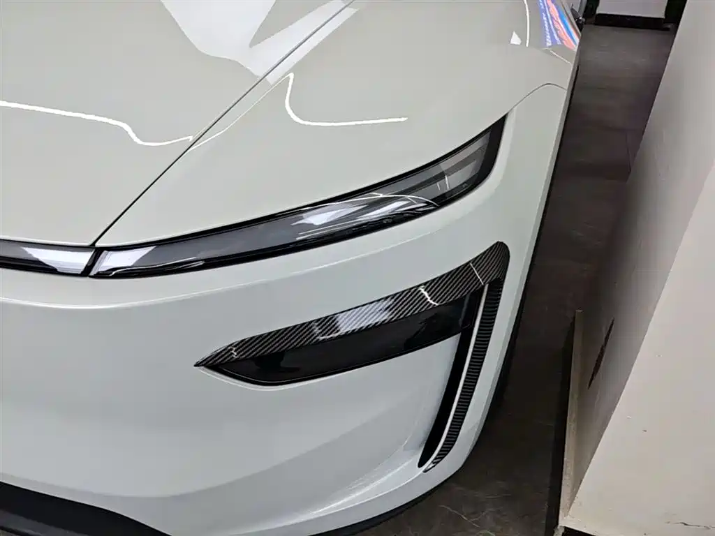 Tesla Model Y 2025 — фото 23