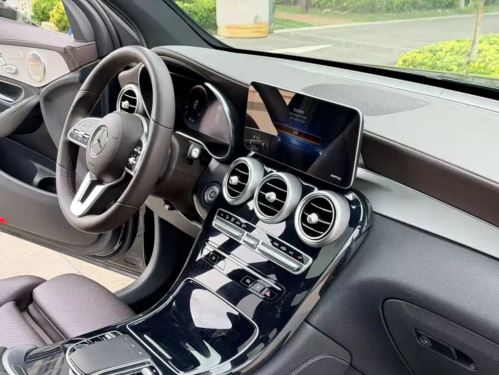 Mercedes-Benz GLC 2020 — фото 12