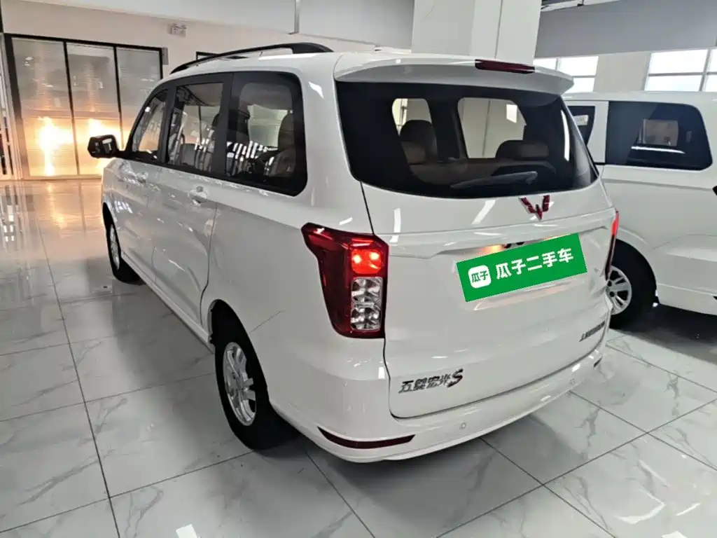Wuling Hongguang 2019