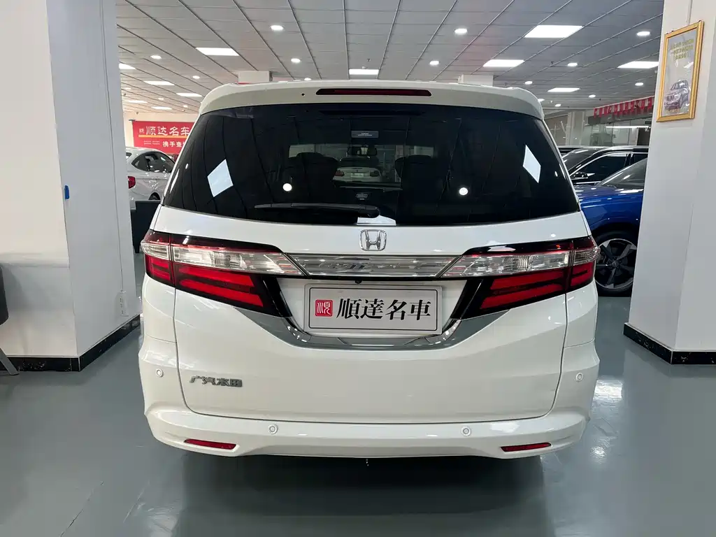 Honda Odyssey 2017 — фото 6
