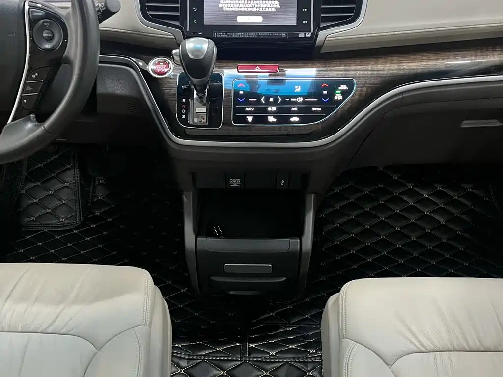 Honda Odyssey 2017 — фото 15
