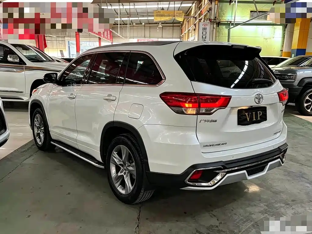 Toyota Highlander 2020 — фото 9