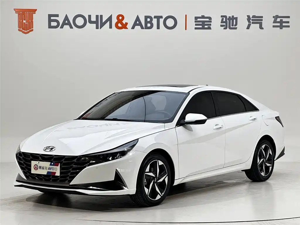Hyundai Elantra 2023 — фото 1