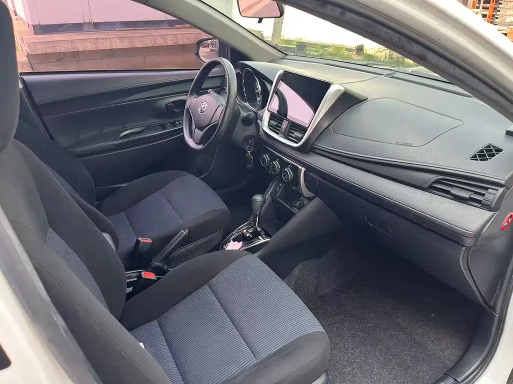 Toyota Yaris L 2019 — фото 26
