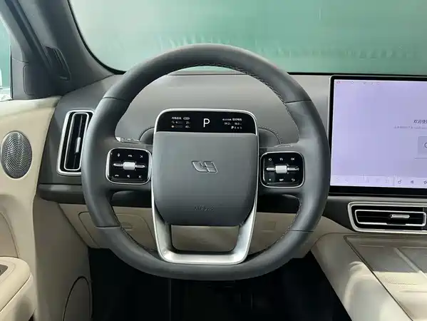 Li Auto L7 2025