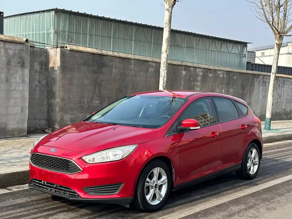 Ford Focus 2018 — фото 1