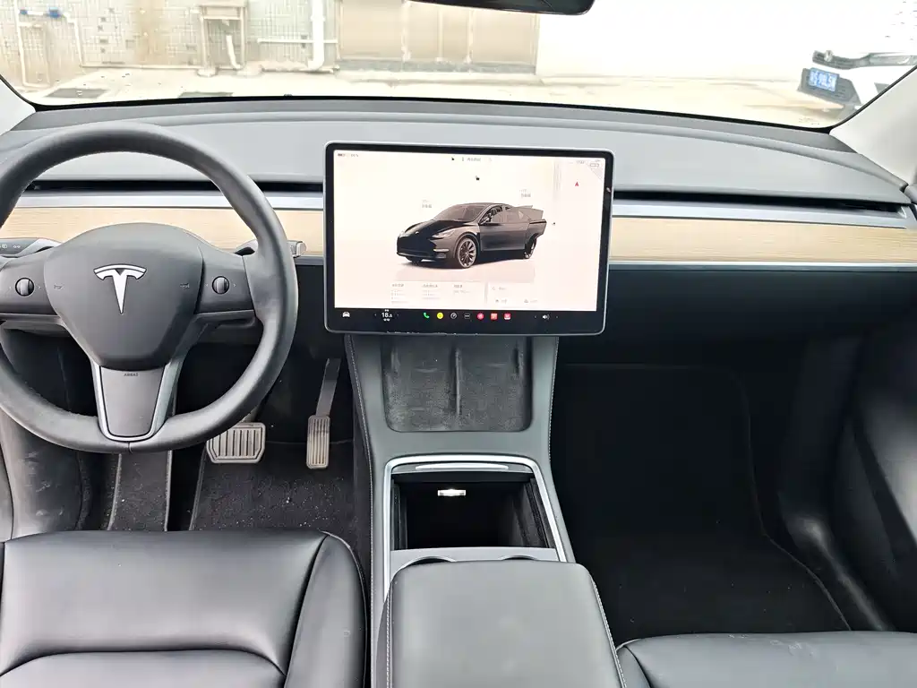 Tesla Model Y 2022 — фото 11