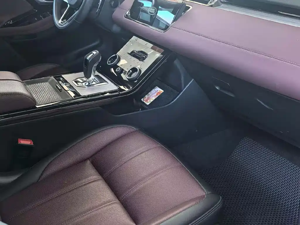 Land Rover Evoque 2023 — фото 4