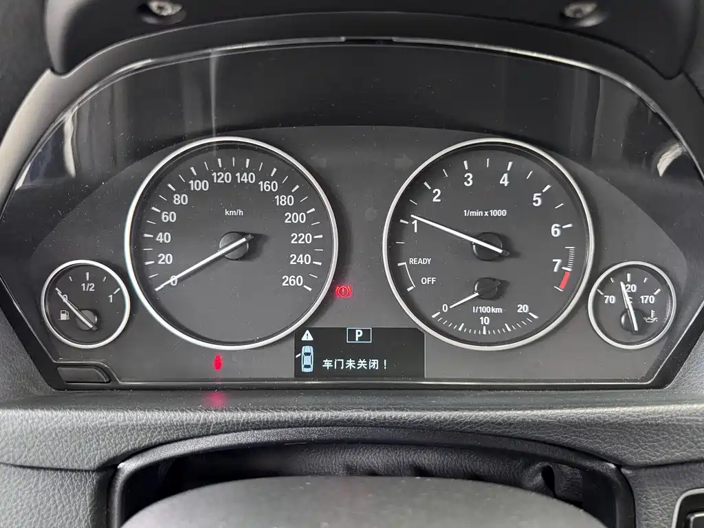 BMW 3 Series 2017 — фото 12
