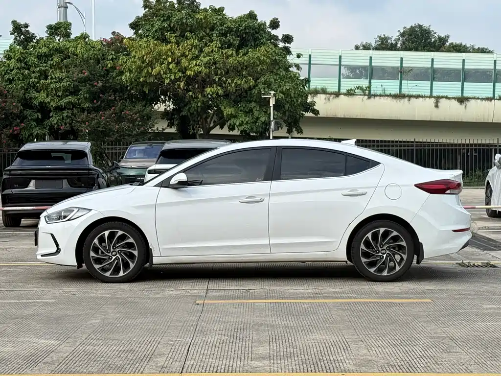 Hyundai Celesta 2017 — фото 4