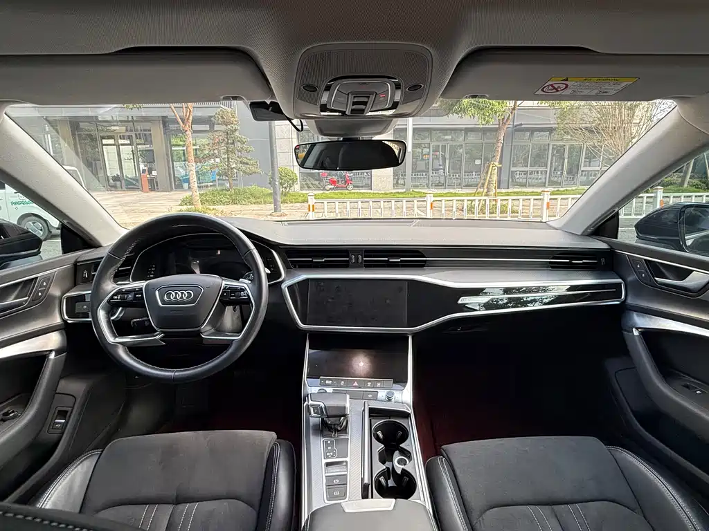 Audi A7L 2023 — фото 10