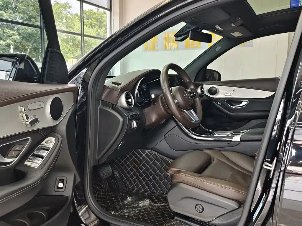 Mercedes-Benz GLC 2020 — фото 12