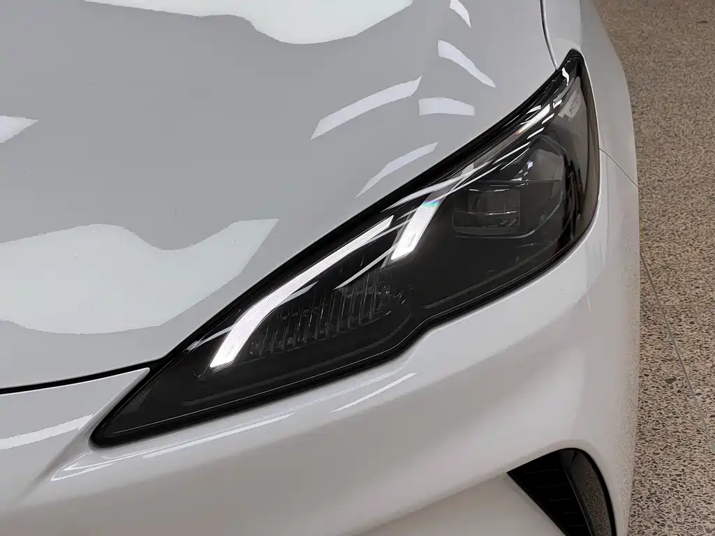 BYD Seal 05 DM-i 2025 — фото 8