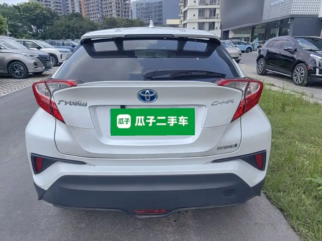 Toyota C-HR 2023 — фото 6