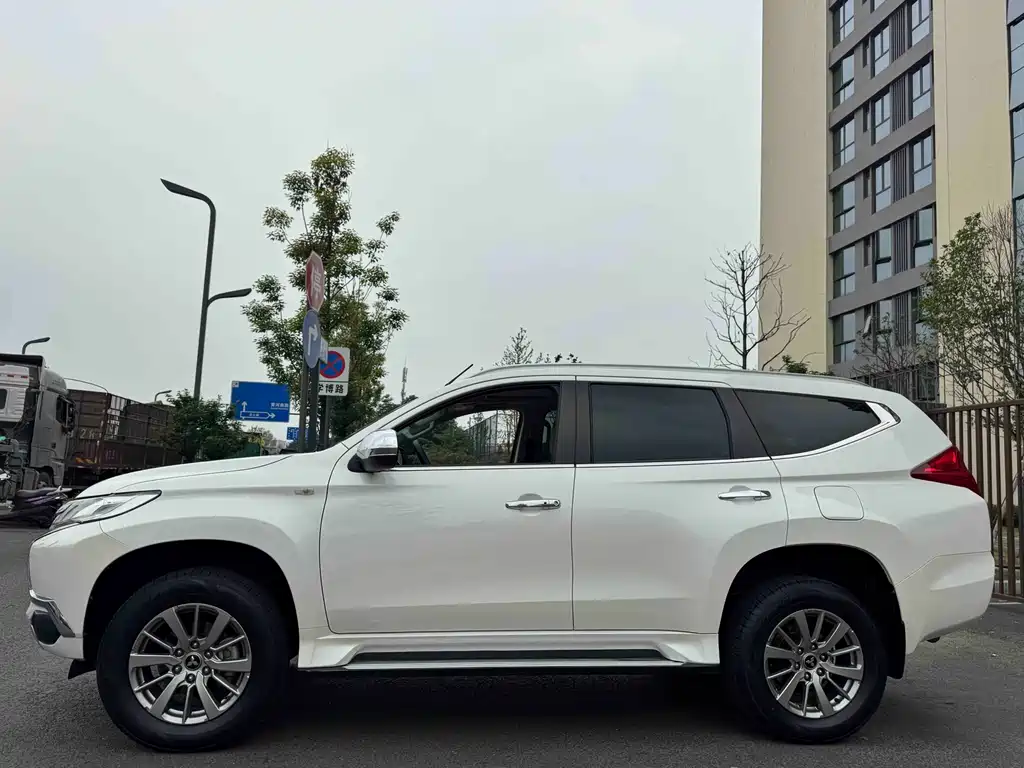 Mitsubishi Pajero Sport 2019 — фото 14