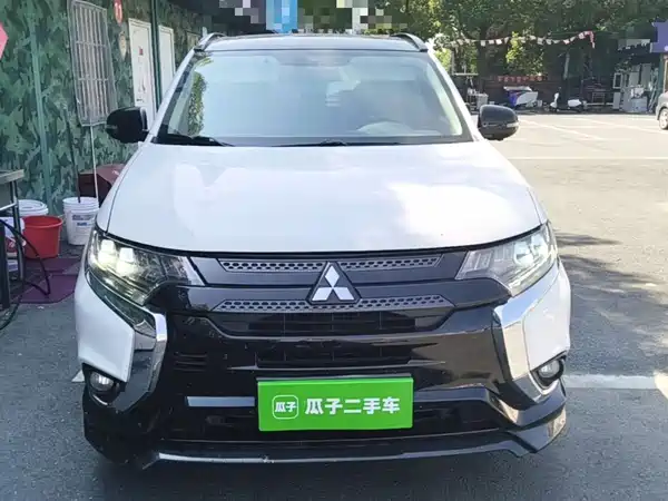 Mitsubishi Outlander 2022